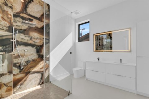 Villa ou maison à vendre à North Miami, Floride: 4 chambres, 207.64 m2 № 1994581 - photo 19