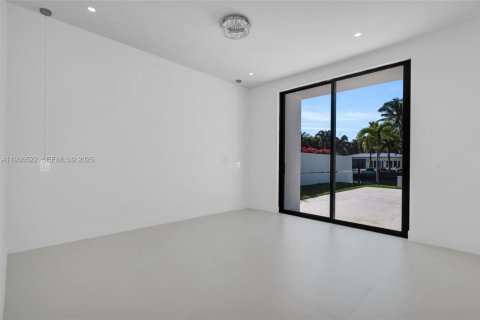 Villa ou maison à vendre à North Miami, Floride: 4 chambres, 207.64 m2 № 1994581 - photo 17