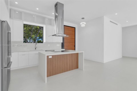 Villa ou maison à vendre à North Miami, Floride: 4 chambres, 207.64 m2 № 1994581 - photo 13