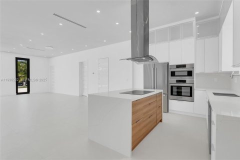 Villa ou maison à vendre à North Miami, Floride: 4 chambres, 207.64 m2 № 1994581 - photo 11