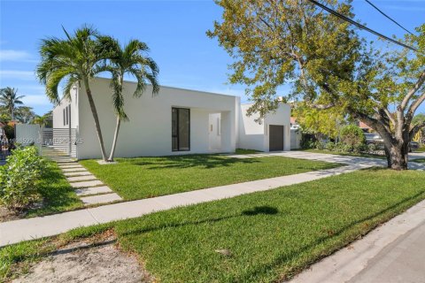 Villa ou maison à vendre à North Miami, Floride: 4 chambres, 207.64 m2 № 1994581 - photo 29