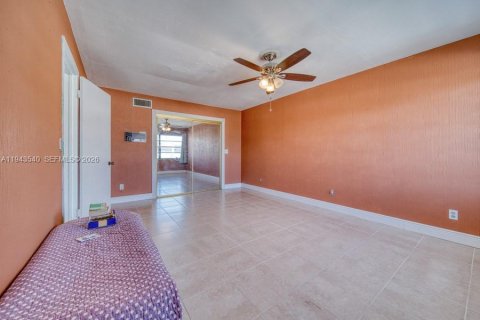 Adosado en venta en Miami, Florida, 3 dormitorios, 126.81 m2 № 2000243 - foto 15