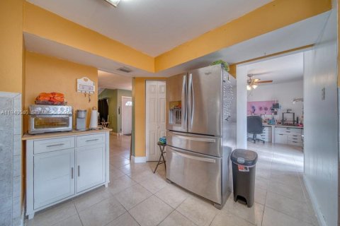 Adosado en venta en Miami, Florida, 3 dormitorios, 126.81 m2 № 2000243 - foto 4