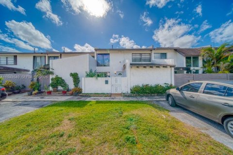 Adosado en venta en Miami, Florida, 3 dormitorios, 126.81 m2 № 2000243 - foto 19