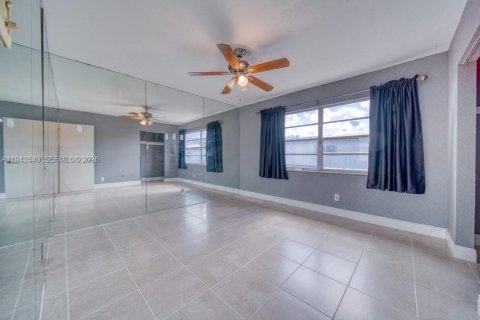 Adosado en venta en Miami, Florida, 3 dormitorios, 126.81 m2 № 2000243 - foto 17