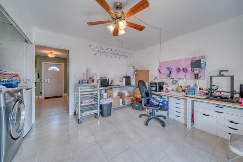 Adosado en venta en Miami, Florida, 3 dormitorios, 126.81 m2 № 2000243 - foto 12