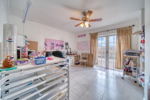 Adosado en venta en Miami, Florida, 3 dormitorios, 126.81 m2 № 2000243 - foto 13