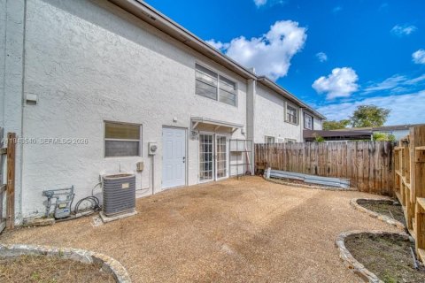 Adosado en venta en Miami, Florida, 3 dormitorios, 126.81 m2 № 2000243 - foto 20