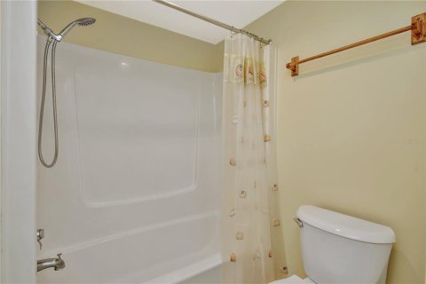 Condo in Saint Petersburg, Florida, 1 bedroom  № 1883662 - photo 15