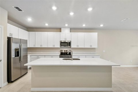 Townhouse in Daytona Beach, Florida 3 bedrooms, 164.81 sq.m. № 2209562 - photo 3