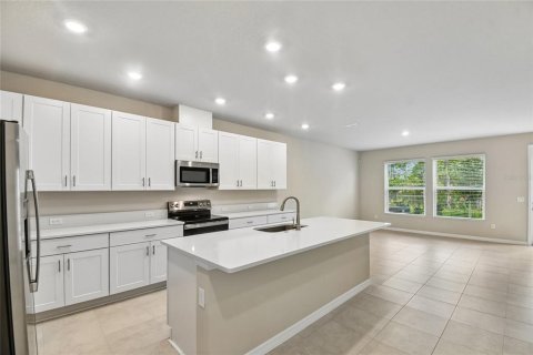 Townhouse in Daytona Beach, Florida 3 bedrooms, 164.81 sq.m. № 2209562 - photo 2