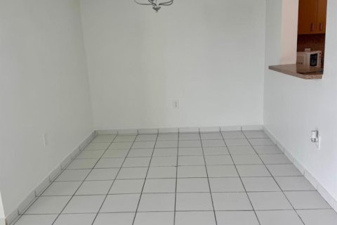 Copropriété à louer à Miami, Floride: 2 chambres, 84.54 m2 № 2383024 - photo 7