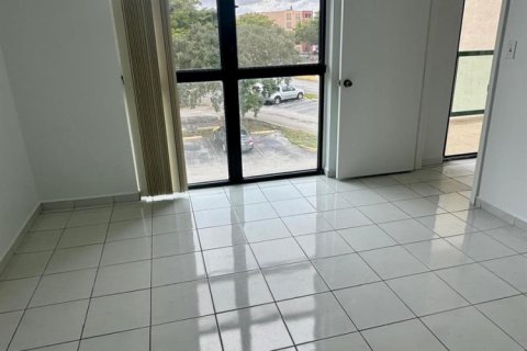 Copropriété à louer à Miami, Floride: 2 chambres, 84.54 m2 № 2383024 - photo 13