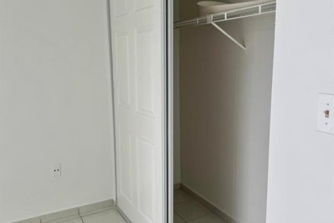 Copropriété à louer à Miami, Floride: 2 chambres, 84.54 m2 № 2383024 - photo 10