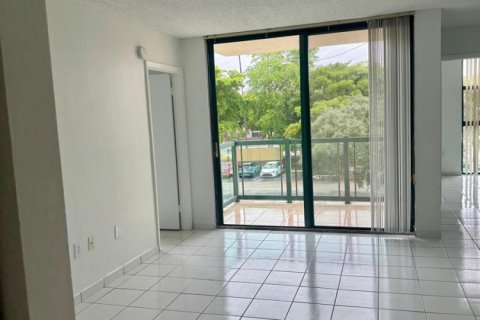 Copropriété à louer à Miami, Floride: 2 chambres, 84.54 m2 № 2383024 - photo 2