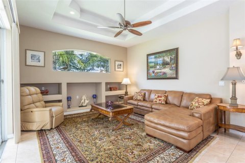 House in Palm Coast, Florida 3 bedrooms, 203.36 sq.m. № 1908633 - photo 19