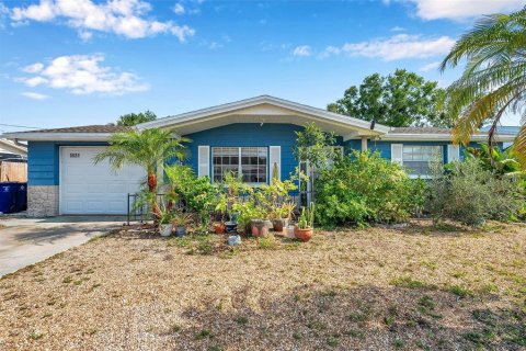 House in Holiday, Florida 2 bedrooms, 94.39 sq.m. № 1677017 - photo 1