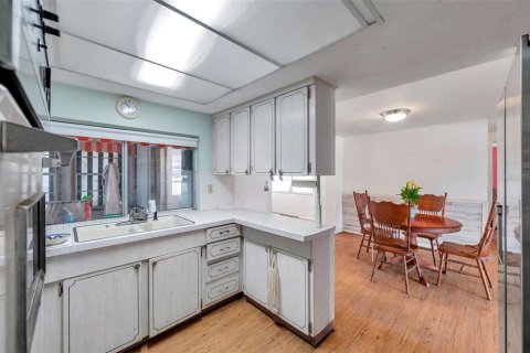House in Holiday, Florida 2 bedrooms, 94.39 sq.m. № 1677017 - photo 30