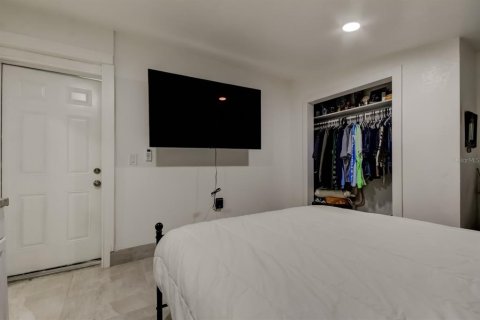 Casa en venta en Tampa, Florida, 5 dormitorios, 123.93 m2 № 1795730 - foto 24