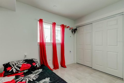 Casa en venta en Tampa, Florida, 5 dormitorios, 123.93 m2 № 1795730 - foto 16