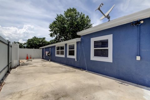 Casa en venta en Tampa, Florida, 5 dormitorios, 123.93 m2 № 1795730 - foto 30