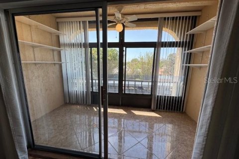 Condo in Largo, Florida, 1 bedroom  № 1648028 - photo 16
