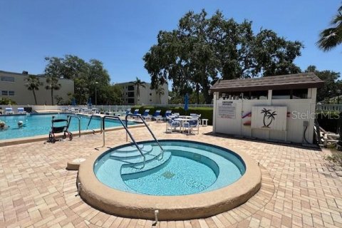 Condo in Largo, Florida, 1 bedroom  № 1648028 - photo 5