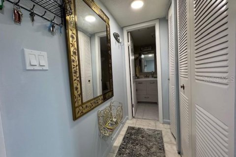 Condo in Largo, Florida, 1 bedroom  № 1648028 - photo 25