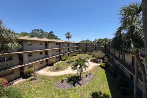 Condo in Largo, Florida, 1 bedroom  № 1648028 - photo 30