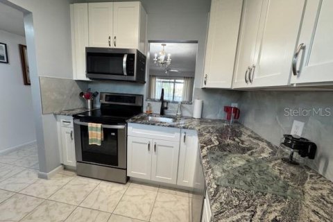 Condo in Largo, Florida, 1 bedroom  № 1648028 - photo 22
