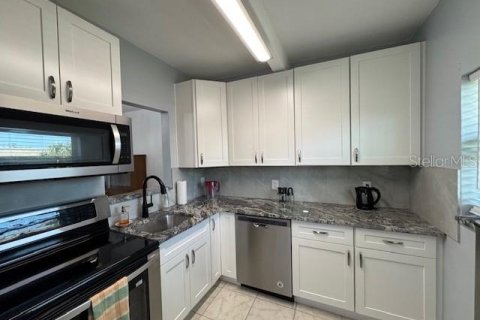 Condo in Largo, Florida, 1 bedroom  № 1648028 - photo 19