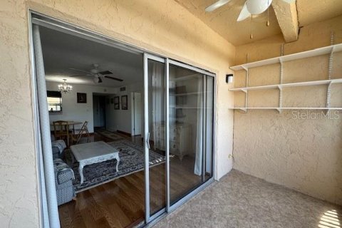 Condo in Largo, Florida, 1 bedroom  № 1648028 - photo 17