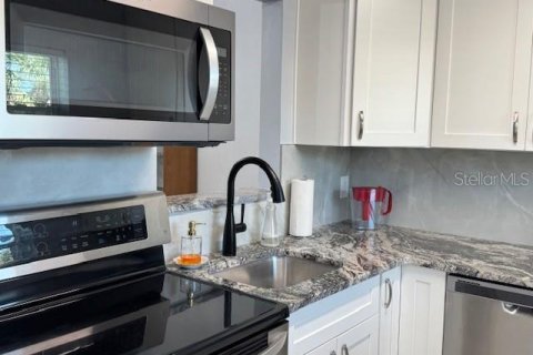 Condo in Largo, Florida, 1 bedroom  № 1648028 - photo 21