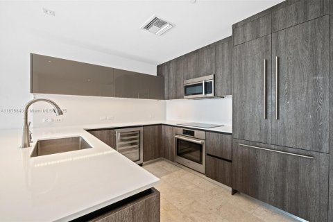 Condominio en alquiler en Miami, Florida, 2 dormitorios, 117.15 m2 № 1926669 - foto 17