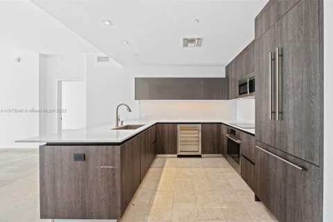 Condominio en alquiler en Miami, Florida, 2 dormitorios, 117.15 m2 № 1926669 - foto 16