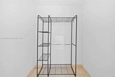 Condominio en alquiler en Miami, Florida, 2 dormitorios, 117.15 m2 № 1926669 - foto 30