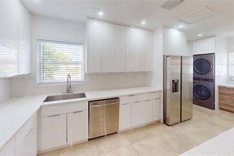 Casa en alquiler en Miami Gardens, Florida, 3 dormitorios, 99.96 m2 № 1944421 - foto 7
