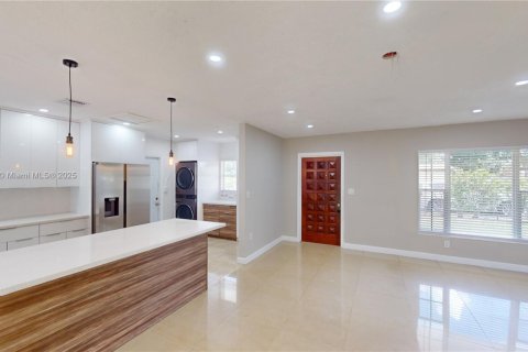 Casa en alquiler en Miami Gardens, Florida, 3 dormitorios, 99.96 m2 № 1944421 - foto 8