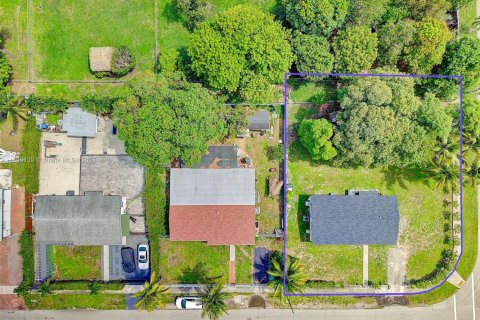 Casa en alquiler en Miami Gardens, Florida, 3 dormitorios, 99.96 m2 № 1944421 - foto 30
