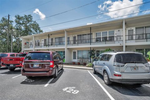 Condominio en venta en Kenneth City, Florida, 1 dormitorio, 60.57 m2 № 1882759 - foto 4