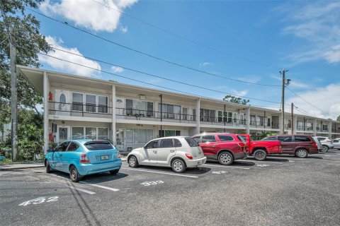 Condominio en venta en Kenneth City, Florida, 1 dormitorio, 60.57 m2 № 1882759 - foto 3