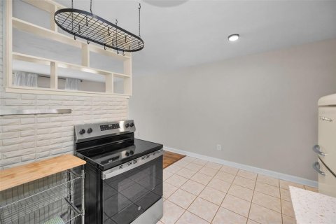 Condominio en venta en Kenneth City, Florida, 1 dormitorio, 60.57 m2 № 1882759 - foto 20