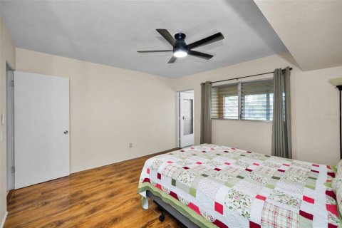 Condominio en venta en Kenneth City, Florida, 1 dormitorio, 60.57 m2 № 1882759 - foto 23