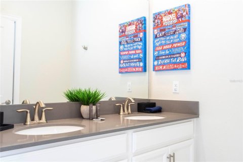 Townhouse in Davenport, Florida 5 bedrooms, 201.32 sq.m. № 1525768 - photo 27
