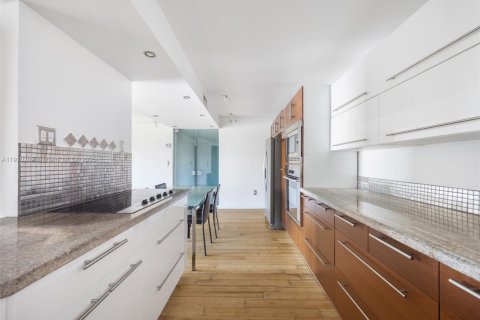 Copropriété à vendre à Miami Beach, Floride: 2 chambres, 91.79 m2 № 1966427 - photo 14