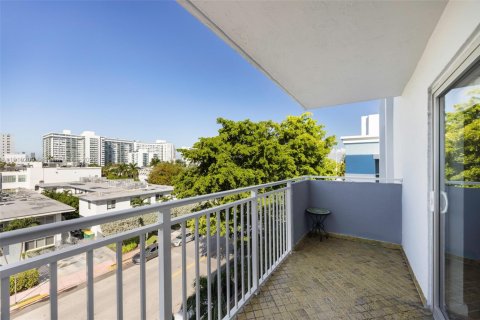Copropriété à vendre à Miami Beach, Floride: 2 chambres, 91.79 m2 № 1966427 - photo 3