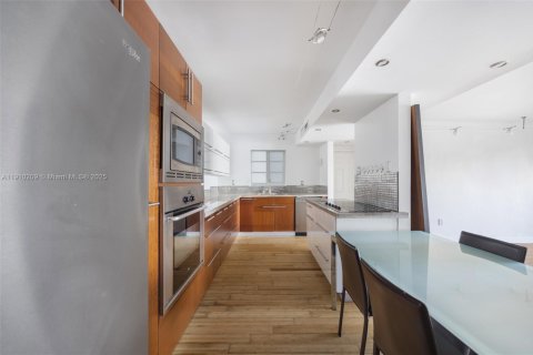 Copropriété à vendre à Miami Beach, Floride: 2 chambres, 91.79 m2 № 1966427 - photo 15