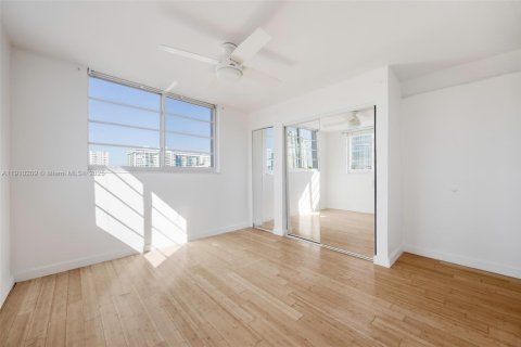 Copropriété à vendre à Miami Beach, Floride: 2 chambres, 91.79 m2 № 1966427 - photo 17