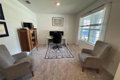 House in DeLand, Florida 5 bedrooms, 240.99 sq.m. № 2416488 - photo 4
