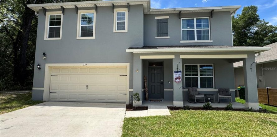 House in DeLand, Florida 5 bedrooms, 240.99 sq.m. № 2416488